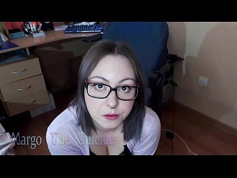 ❤️ Seksi dekle z očali globoko sesa dildo pred kamero ❤️ Porno pri nas