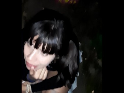 ❤️ Na ulici nabrekli penis v zameno za sladkarije ❤️ Porno pri nas
