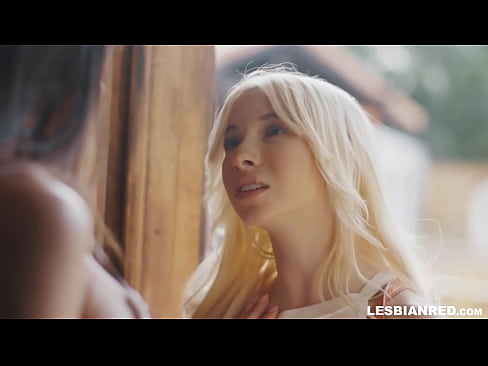 ❤️ Dekle pride domov čez nekaj mesecev in na koncu poje pičko svoje mačehe ❤️ Porno pri nas